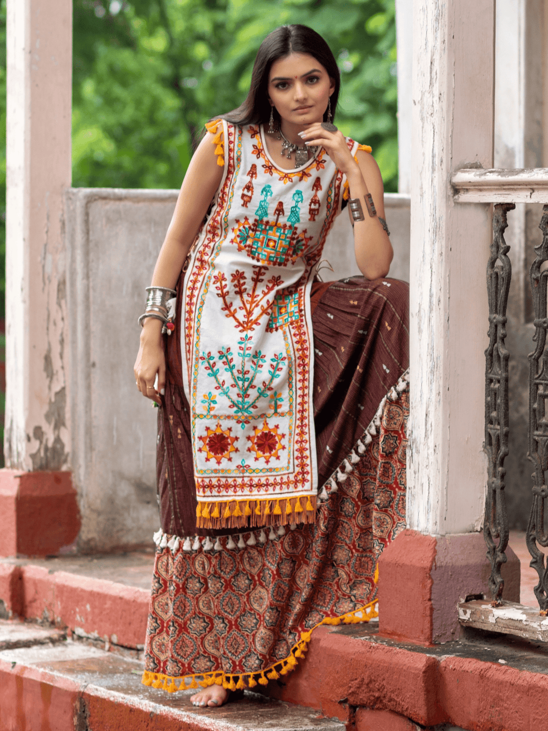 "Atrangicholiset, TraditionalKedia,Traditional wear,NavratriFashion,navratri wear, garba wear,FestiveOutfis,EthnicWear,Navratri Outfit,Garba Dress,Dress Garba,Dress Navatri,choli set,women wear,Garba Clothes "