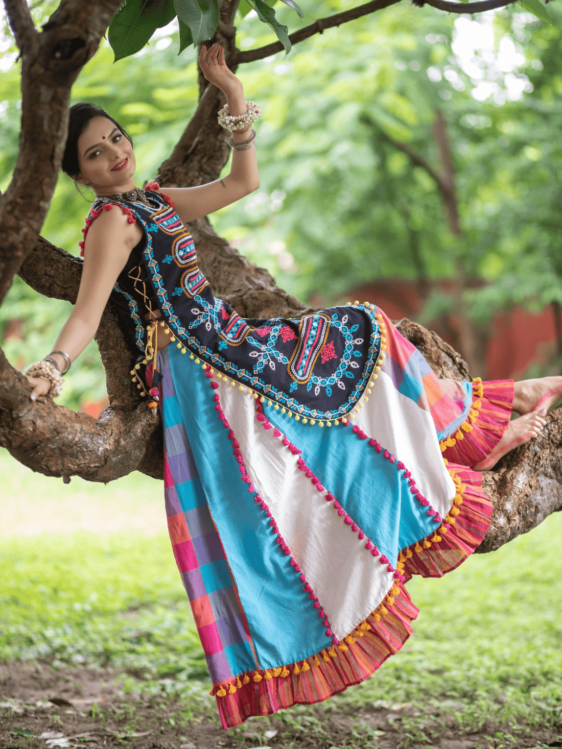 Dandiya Dress Online By Mesmora Shop Now Tagged embroidered chaniya choli