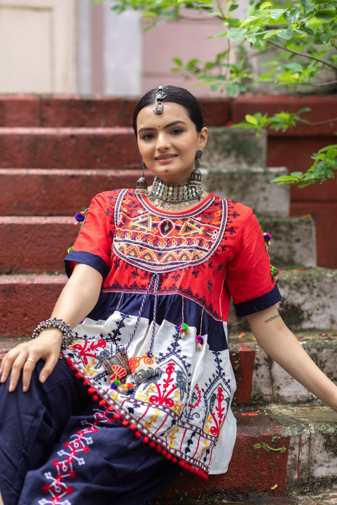 Gujarati Dress for Girl Tagged "women wear" Gujarati Dress for Girl Tagged "women wear"